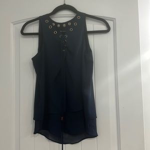 Blue keyhole tank top with metal